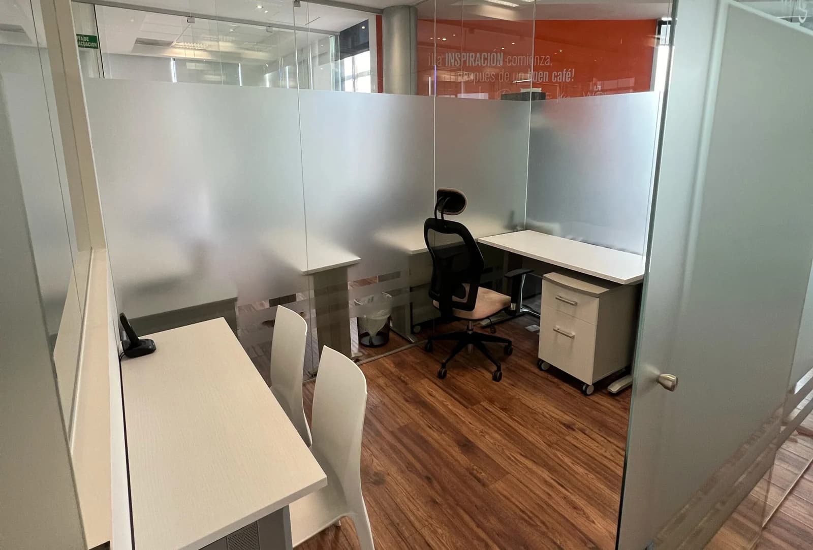 Oficina privada 215